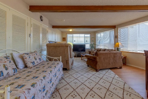 Seaside Family Retreat image 14