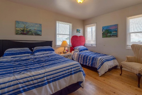 Seaside Family Retreat image 8